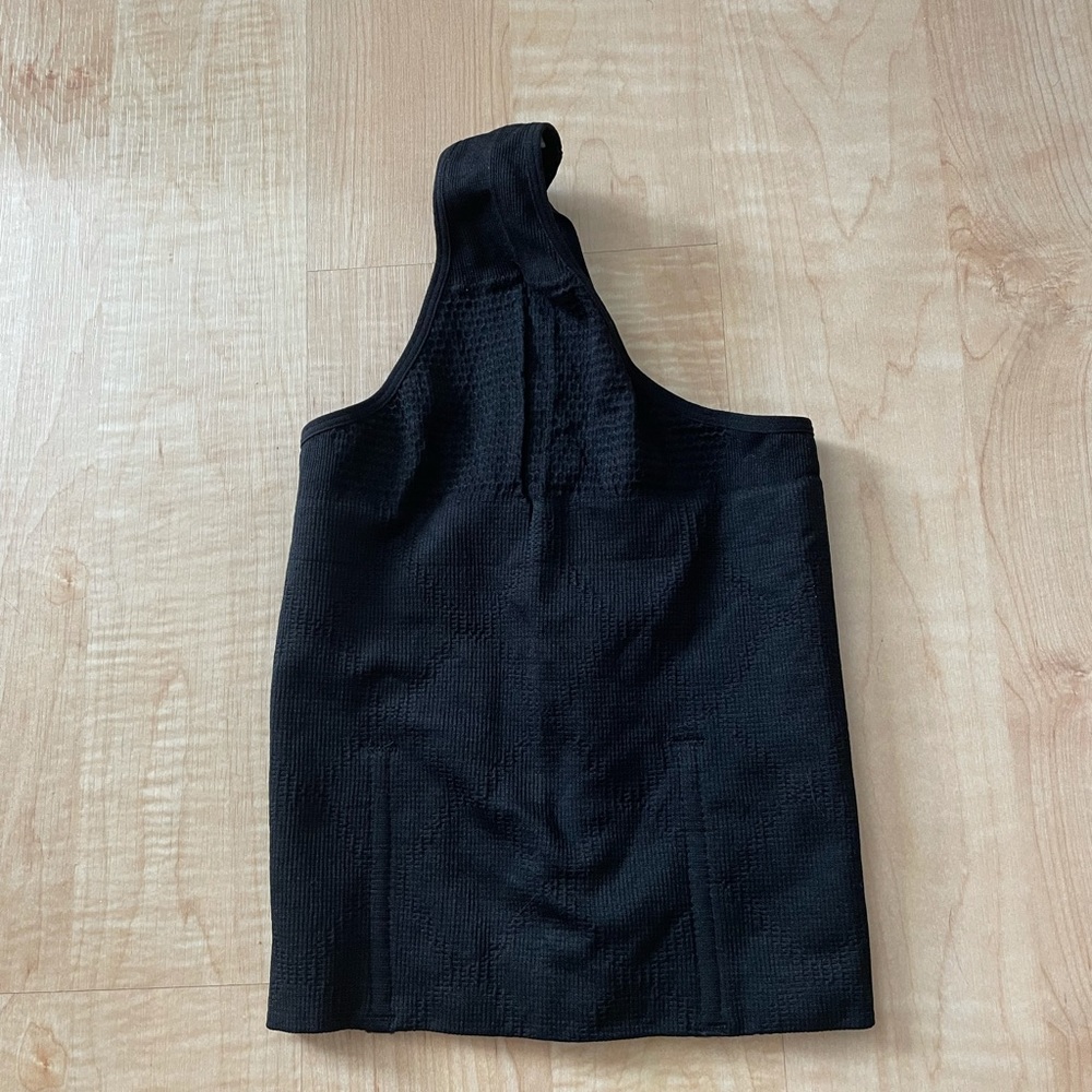 Black one shoulder tank size xs